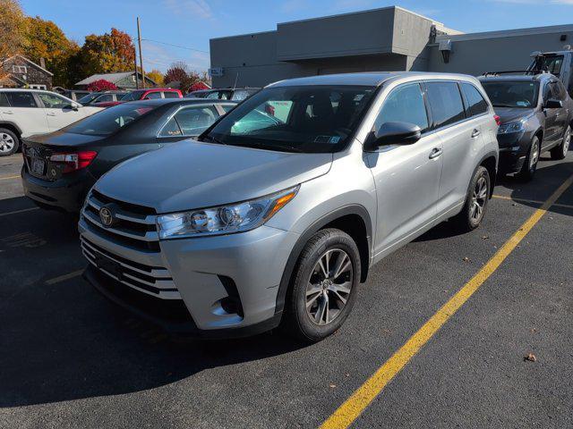 2018 toyota highlander le