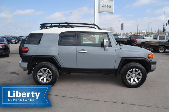 2014 toyota fj cruiser base 4x4 4dr suv 6m for sale in jolly acres, south dakota