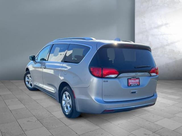 2017 chrysler pacifica touring-l plus