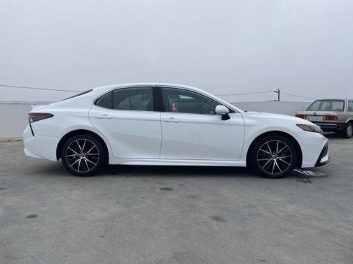2022 toyota camry