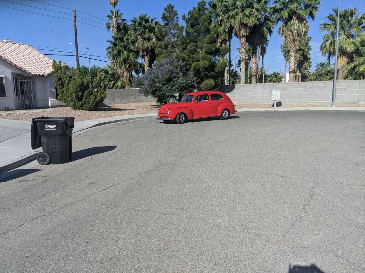 1947 ford tudor sedan hot rod / streetrod