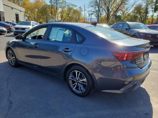 2022 kia forte lxs
