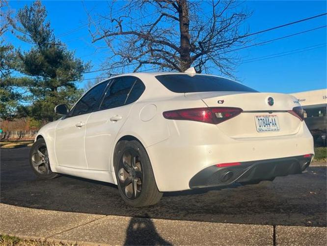 2017 alfa romeo giulia spider in valley park, missouri