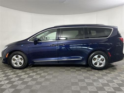 2018 chrysler pacifica hybrid in saint louis, missouri
