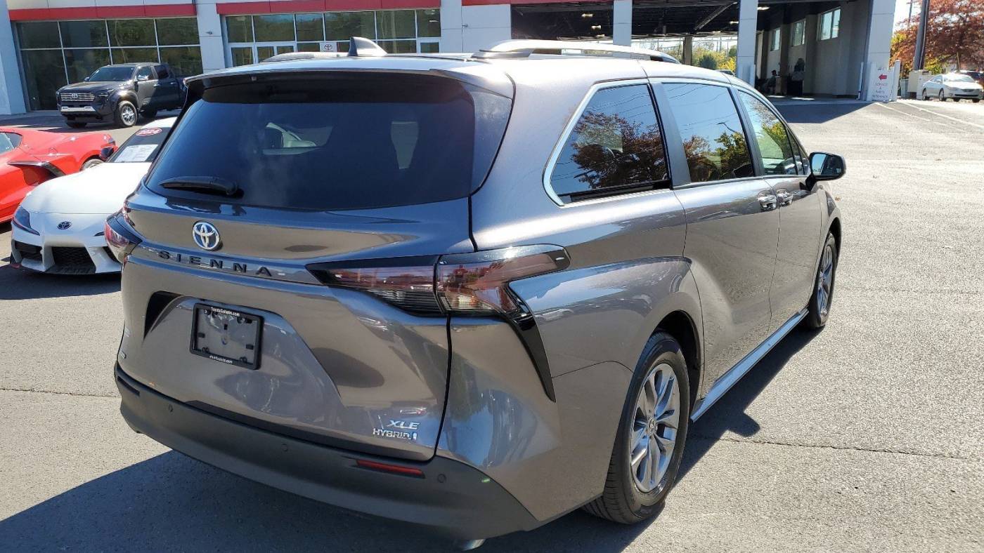2023 toyota sienna xle 7-passenger