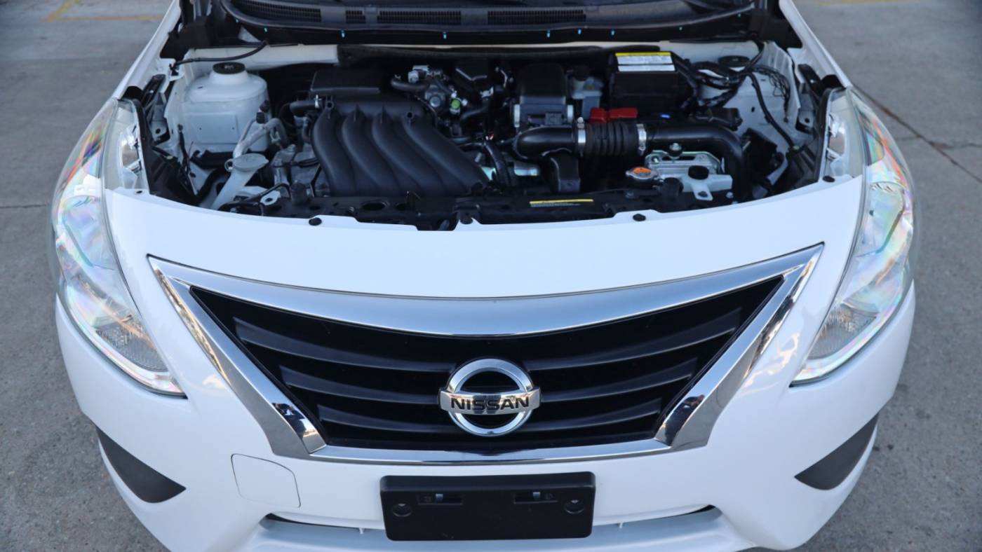 2018 nissan versa sv