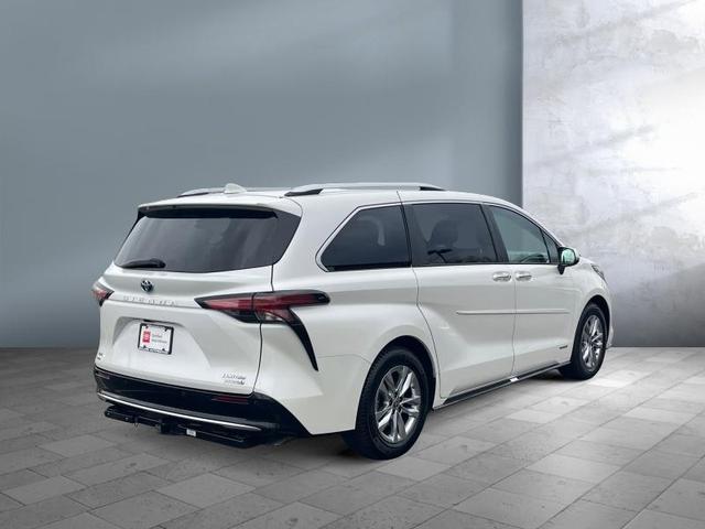 2021 toyota sienna limited