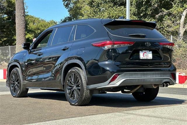 2021 toyota highlander xse