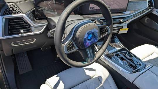 2025 BMW X7