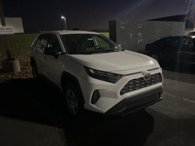 2024 toyota rav4 le