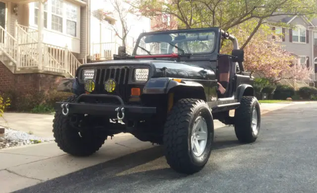 1989 jeep wrangler yj 4wd, 4" lift, 33" tires, 4.88 gears, very well maintained!