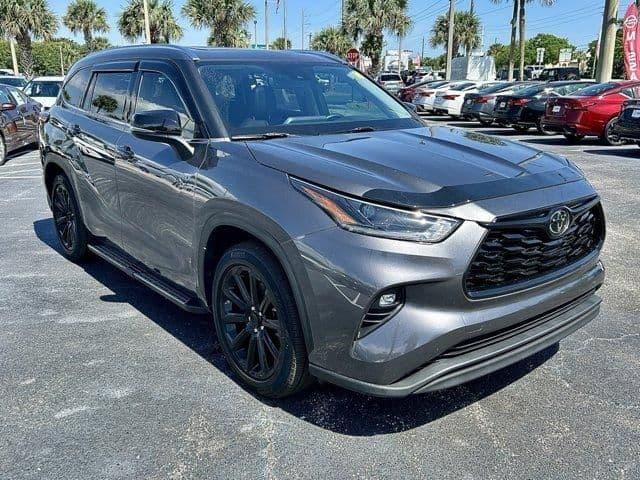 2021 toyota highlander xle in fort pierce, florida