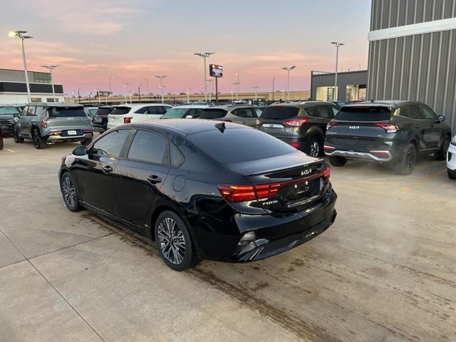 2023 kia forte gt-line