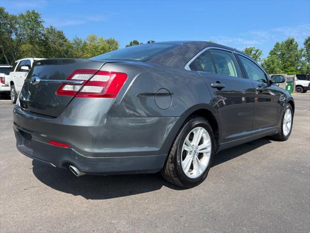 2015 ford taurus se