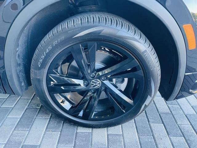 2024 volkswagen tiguan 2.0t se r-line black
