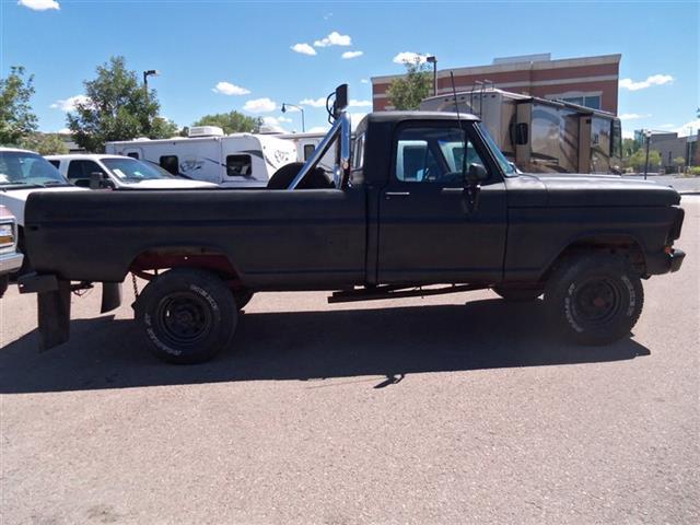 1970 ford f250 4-door truck, 4 wd, manual transmission