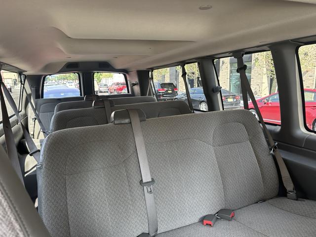 2020 chevrolet express 3500 lt