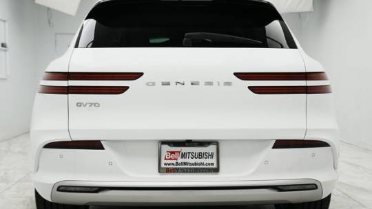 2024 genesis electrified gv70 base