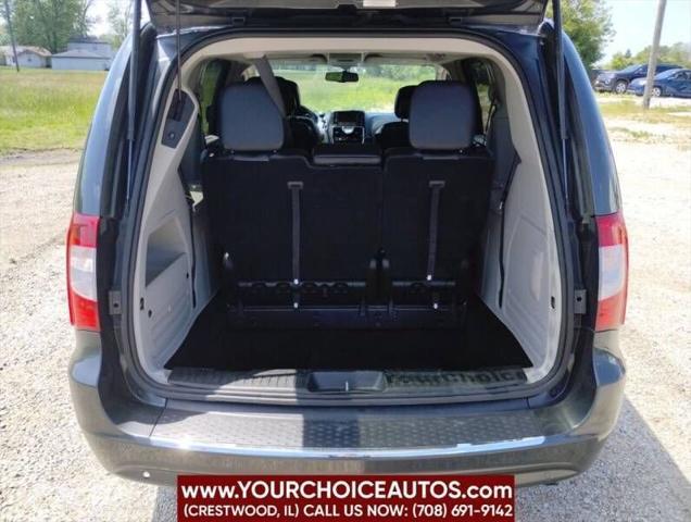 2011 chrysler town & country touring-l