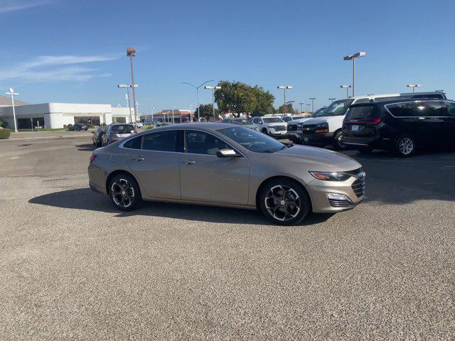 2022 chevrolet malibu fwd lt
