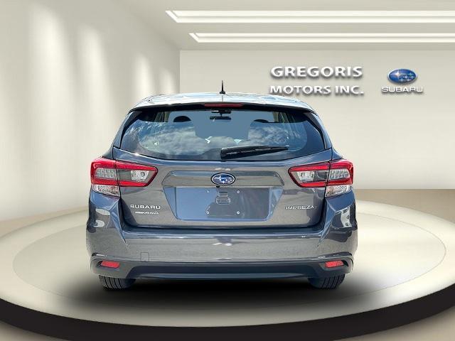 2022 subaru impreza base