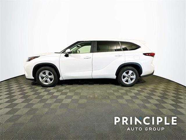 2023 toyota highlander le