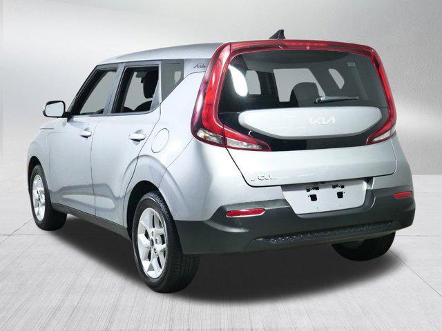 2022 kia soul lx