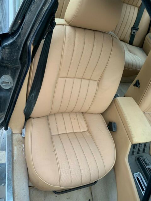 1983 jaguar xj6 black/ saddle