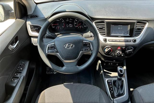 2022 hyundai accent se