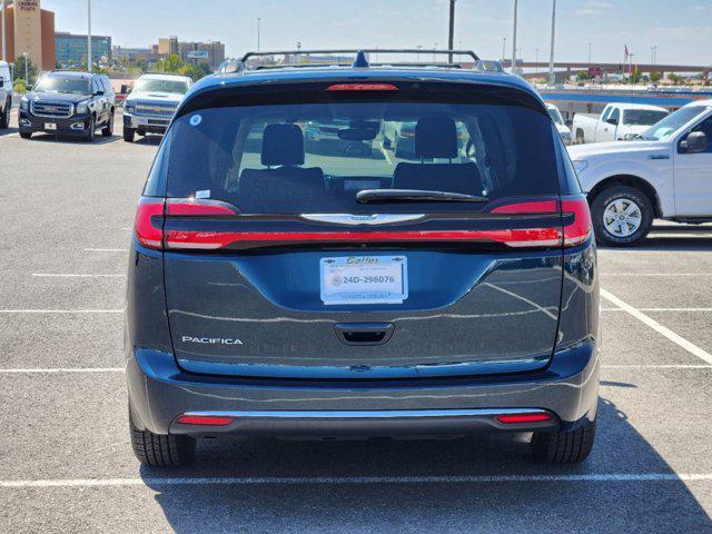 2022 chrysler pacifica touring l