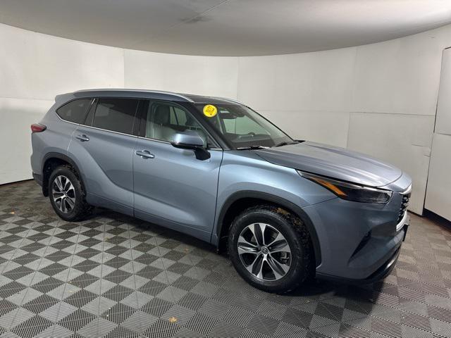 2022 toyota highlander xle