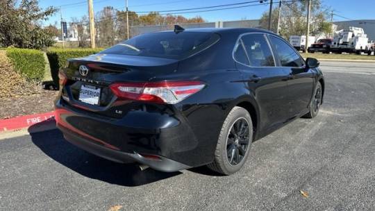 2020 toyota camry le