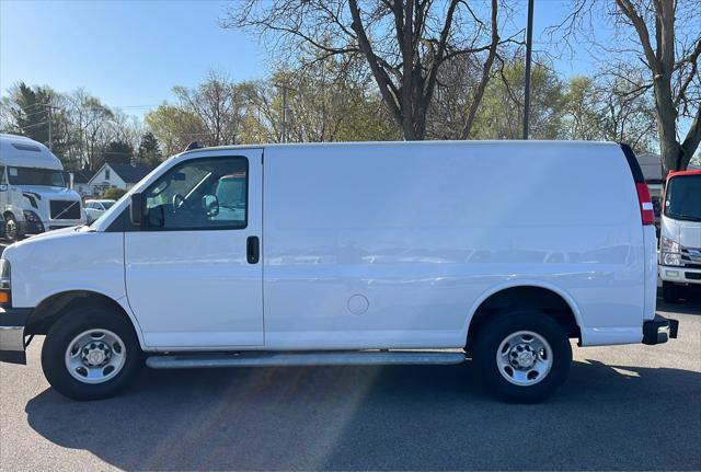 2022 chevrolet express 2500 rwd 2500 regular wheelbase wt