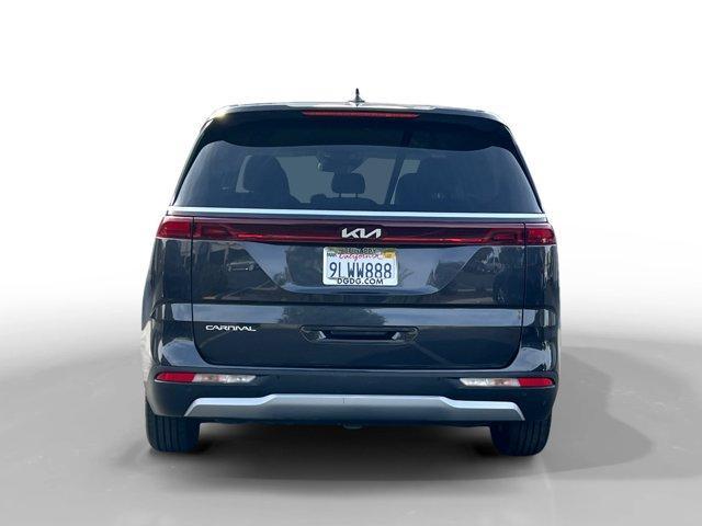 2023 kia carnival lx