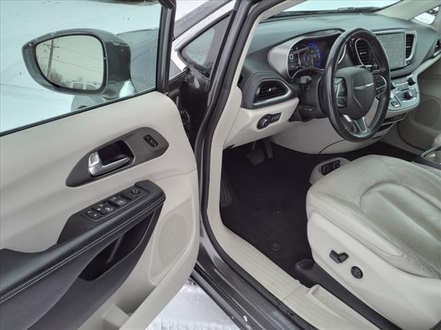 2021 chrysler pacifica touring-l
