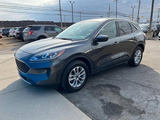 2020 ford escape se