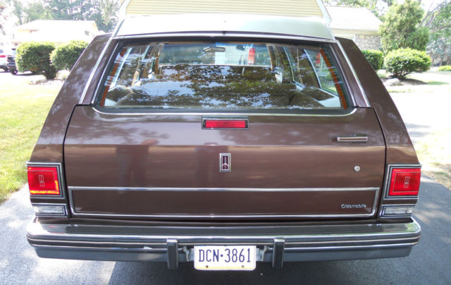 1990 oldsmobile custom cruiser 9 passenger wagon 4-door 5.0l