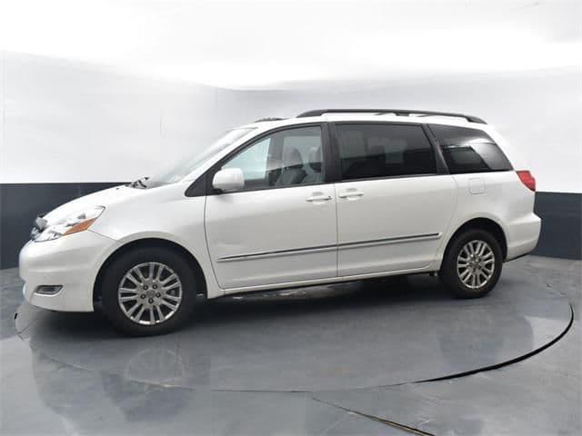 2010 toyota sienna xle in pittsburgh, pennsylvania