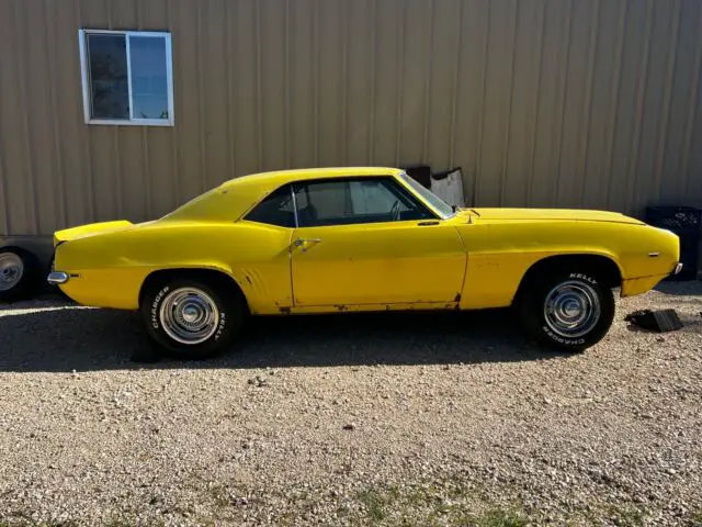 1969 chevrolet camaro coupe yellow rwd automatic