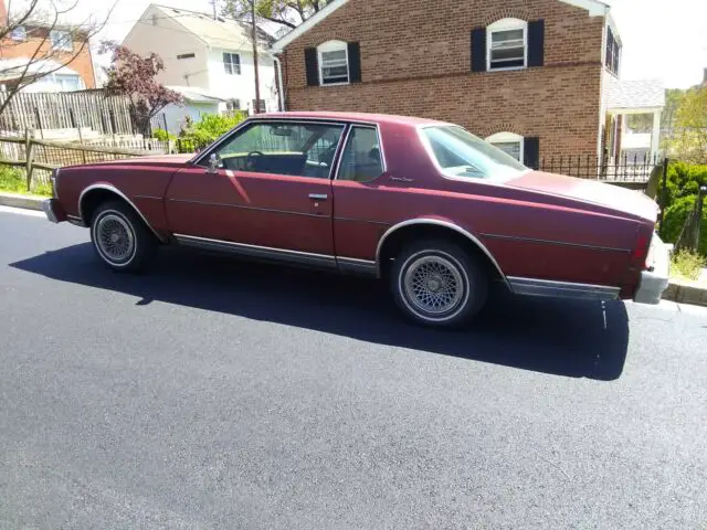 starts and runs, needs restoration or use for parts