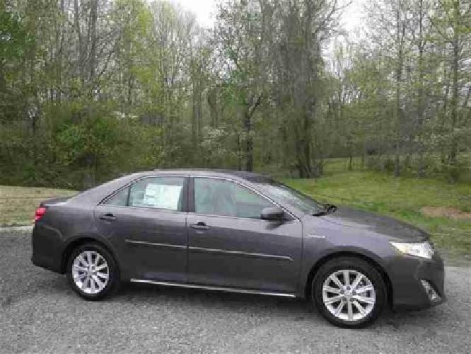 2014 toyota camry hybrid xle in gloucester, va