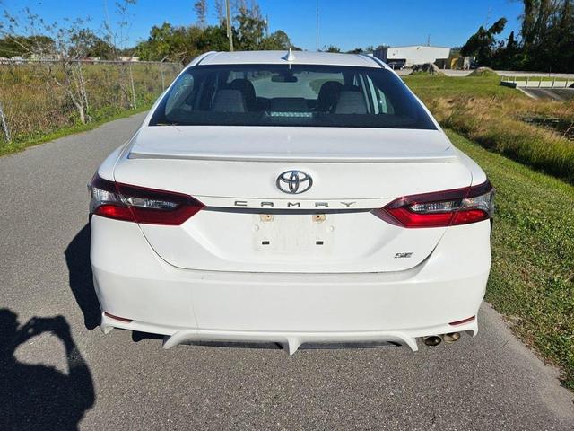 2021 toyota camry se