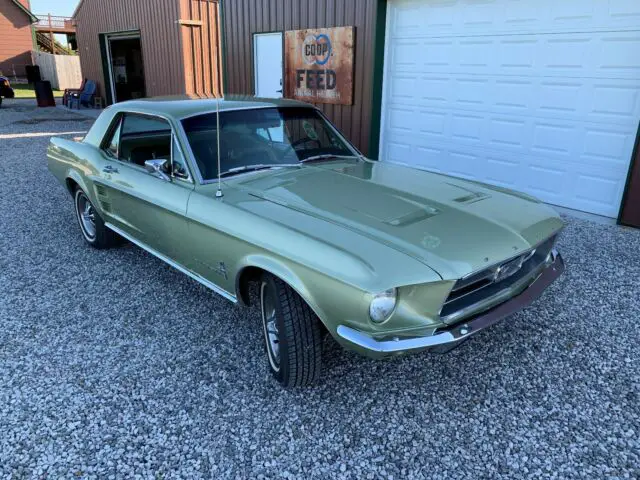 1967 ford mustang coupe luxury edition