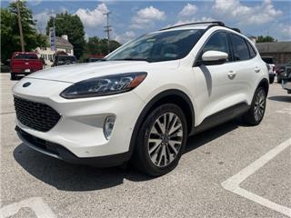 2020 Ford Escape titanium