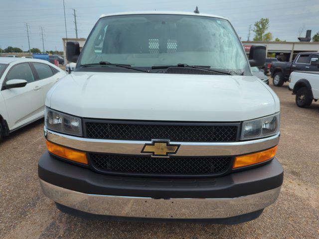 2022 chevrolet express 2500 rwd 2500 regular wheelbase wt