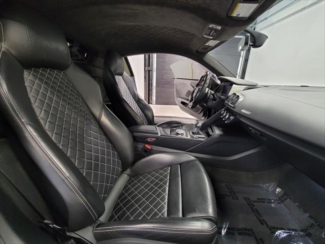 2017 audi r8 5.2 v10 plus