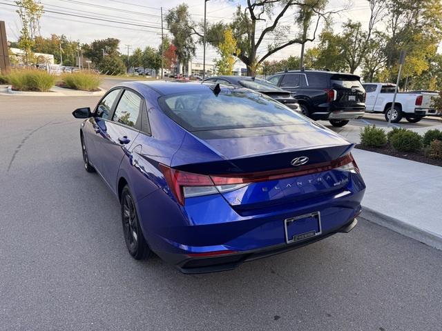 2023 hyundai elantra hybrid blue