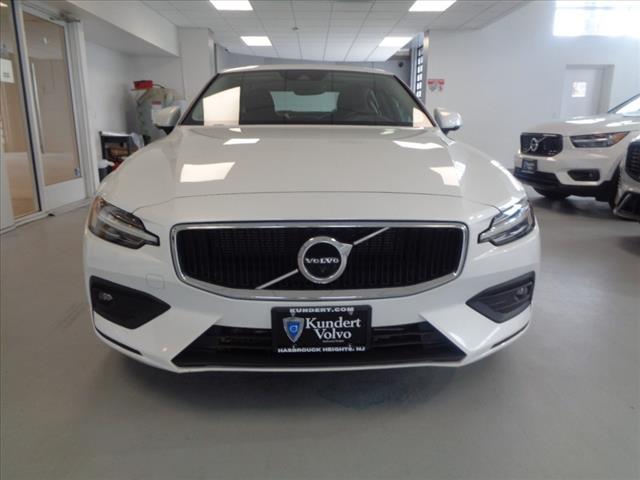 2021 volvo s60 t6 momentum