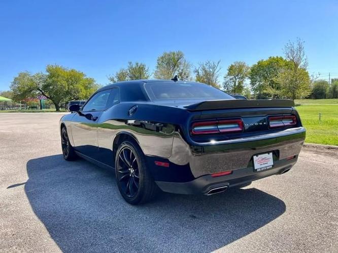 2018 dodge challenger sxt coupe 2d in kennedale, texas