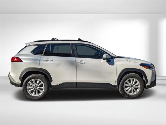 2023 toyota corolla cross le